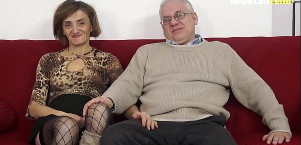  SCAMBISTI MATURI - Lulù Visconti - Old Horny Granny Tries Anal With Husband On Cam